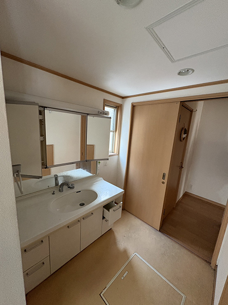 戸建て住宅の設備工事　洗面台施工前